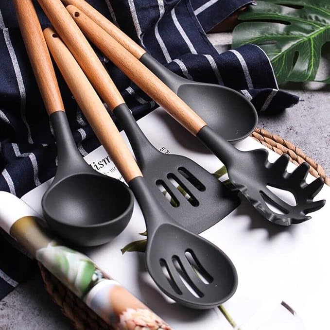 Kitchen Utensils Set, 33 pcs Non-Stick Silicone Cooking Utensils Set, Heat-Resistant Silicone, Wooden Utensils for Cooking, Kitchen Gadgets Spatula Set, Apartment Essentials Kitchen Set (Black)